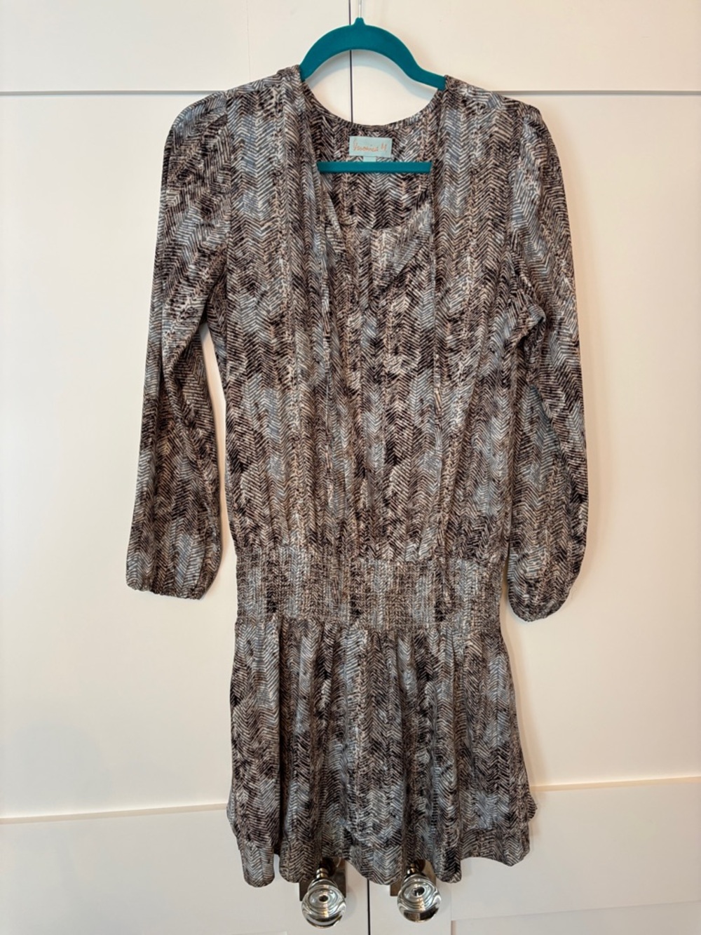 Veronica M Printed chevron Brown & Cream Women’s Long Sleeve mini Dress Sz M